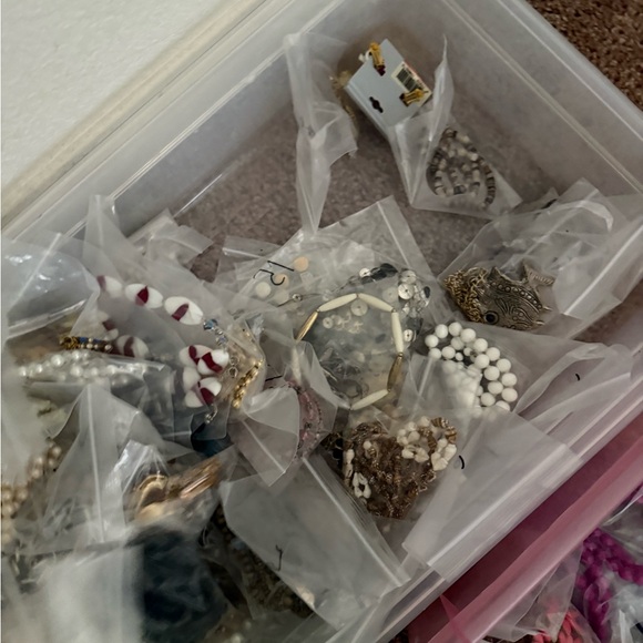 Assorted Jewelry Collection - Picture 11 of 11